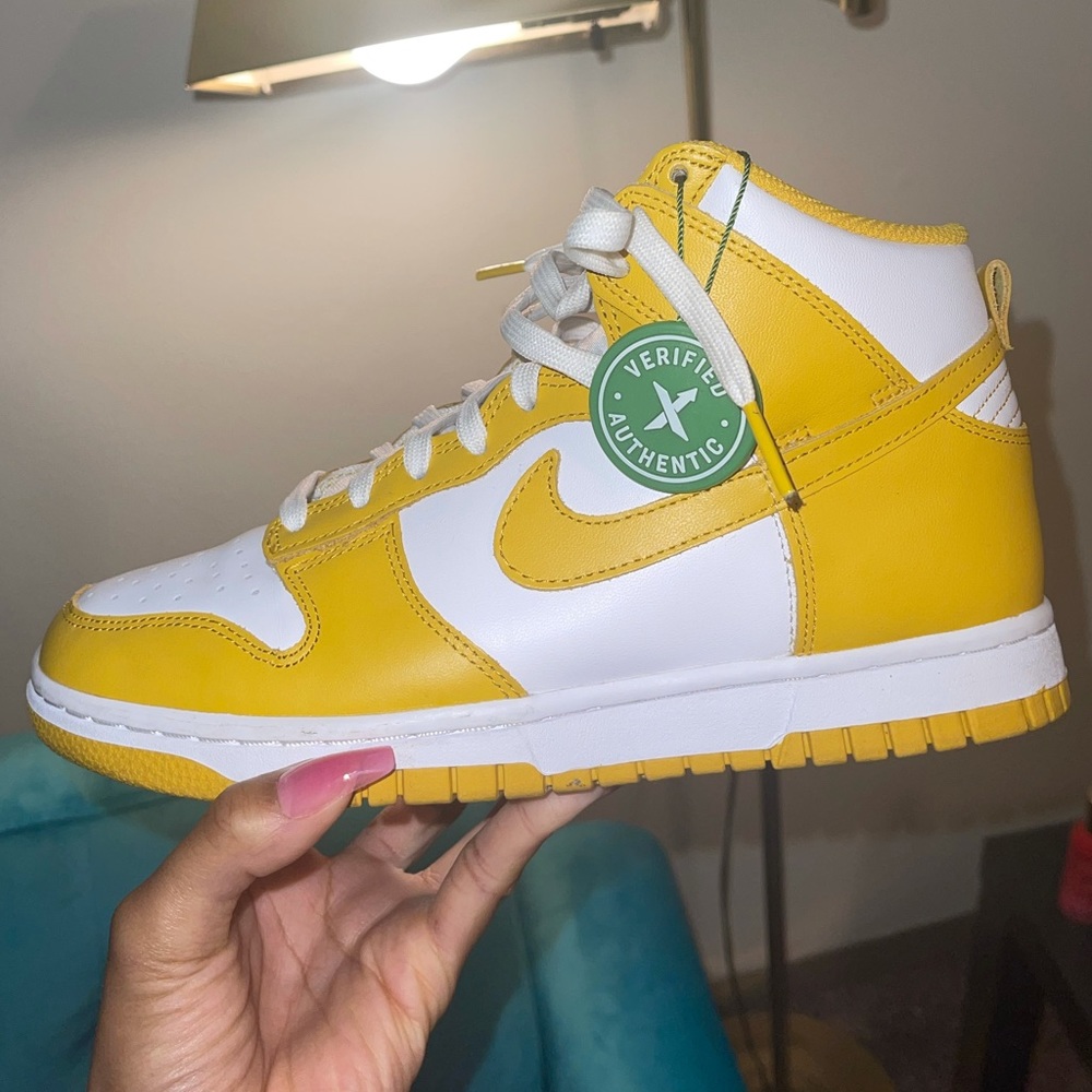 Nike Dunk High Dark Sulfur (Yellow)